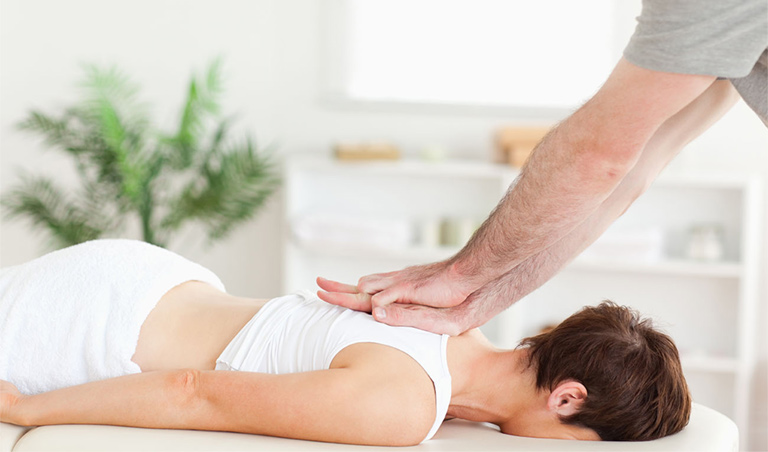 Xoa bóp tại nhà có thể hỗ trợ cải thiện tình trạng đau lưng hiệu quả